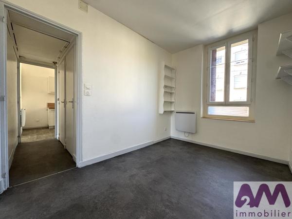 REZ-DE-JARDIN - STATIONNEMENT PRIVATIF - TRÈS BON ÉTAT
