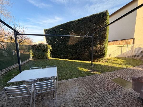 Plateau de bureau à louer CHAMPAGNE AU MONT D'OR (69), d'une surface totale de 95 m² avec 3 place de parking privatives