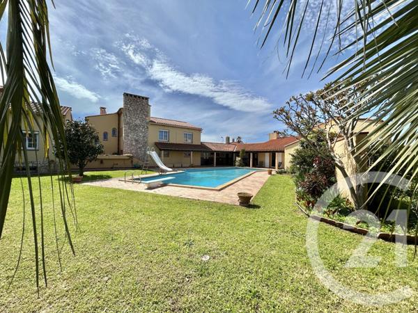 Maison à vendre  10 pièces - 402,30 m2 ELNE - 66