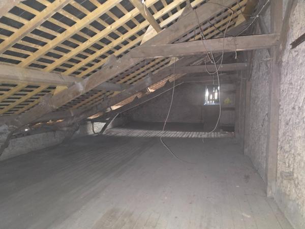 Longère à rénover intégralement (potentiel habitable 215 m²) avec terrain 1180 m² à BEDEE