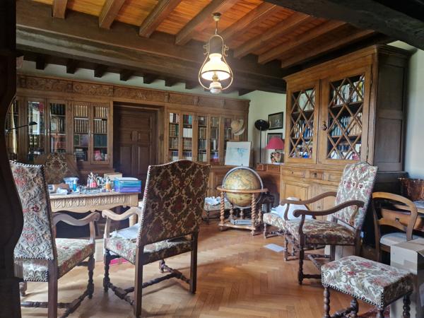 Maison
         7 pièces
        - 245 m² Exclusivité 590 000 € *