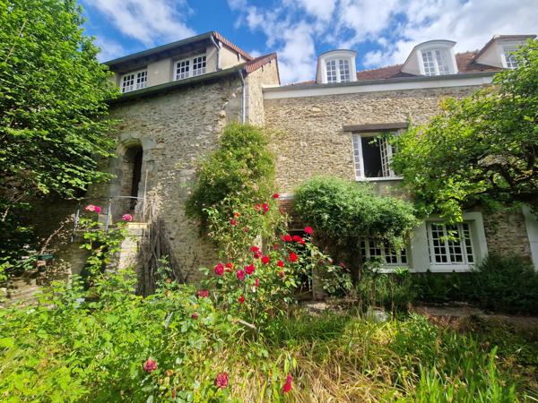 Maison
         7 pièces
        - 245 m² Exclusivité 590 000 € *