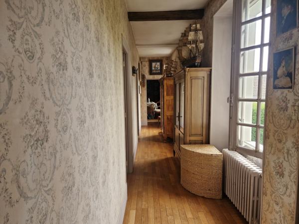 Maison
         7 pièces
        - 245 m² Exclusivité 590 000 € *