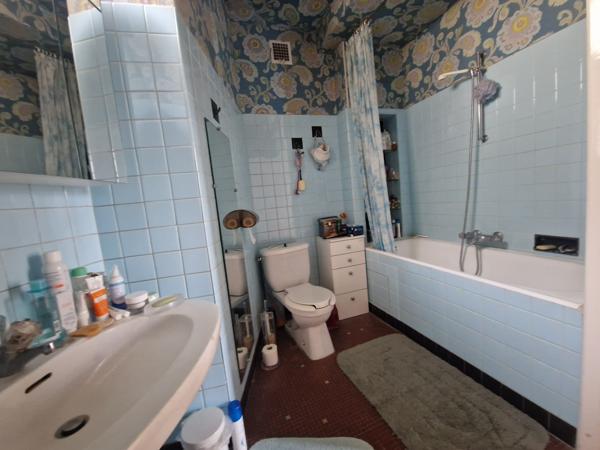 Maison
         7 pièces
        - 245 m² Exclusivité 590 000 € *