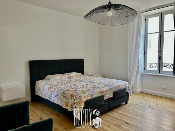 Maison 8 pièce(s) 5 chambre(s) 254 m²