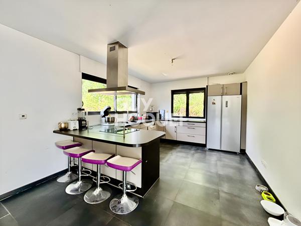 MAISON À VENDRE DE 5 PIÈCES DE 208,00 M²