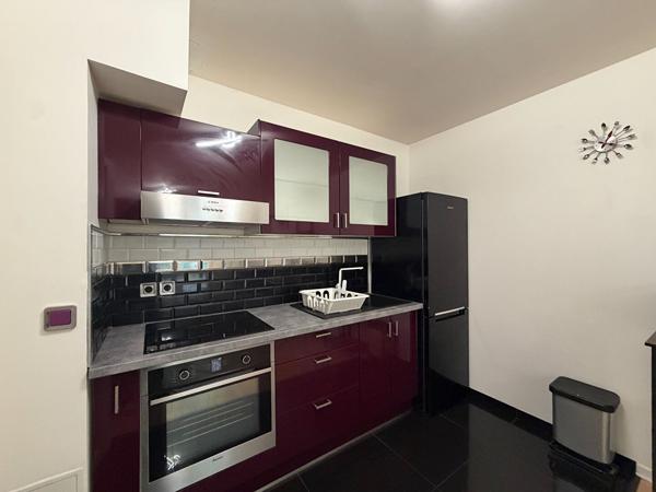 À louer, agréable T1 meublé de 27,43 m² situé à Chelles.