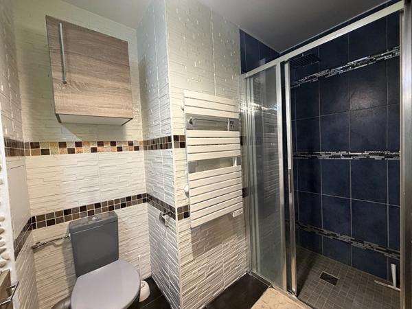 À louer, agréable T1 meublé de 27,43 m² situé à Chelles.