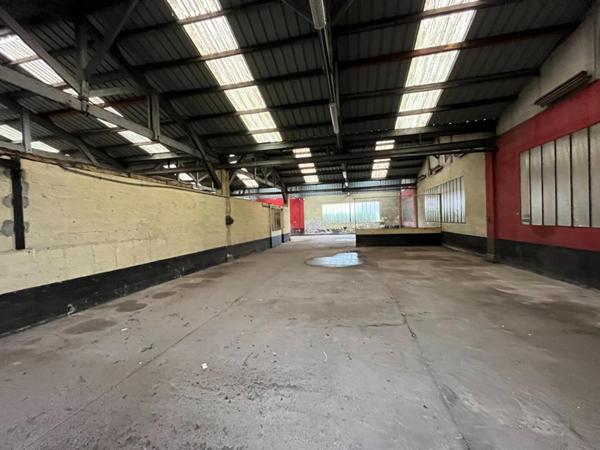 ENTREPOT GARAGE LOCAL COMMERCIAL EN CENTRE VILLE GOURNAY EN BRAY