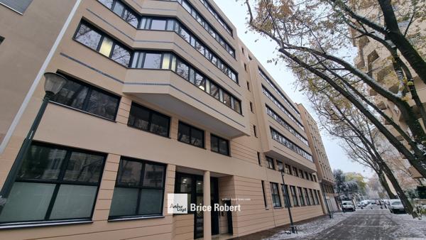 Bureaux à louer à Lyon 6ème traversants dans immeuble rénové