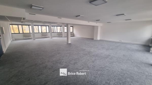 Bureaux à louer à Lyon 6ème traversants dans immeuble rénové
