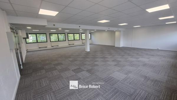 Bureaux à louer à Lyon 6ème traversants dans immeuble rénové