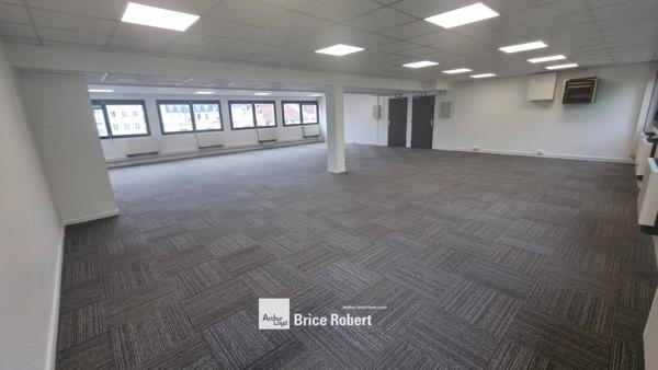 Bureaux à louer à Lyon 6ème traversants dans immeuble rénové