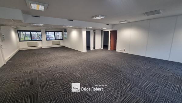 Bureaux à louer à Lyon 6ème traversants dans immeuble rénové