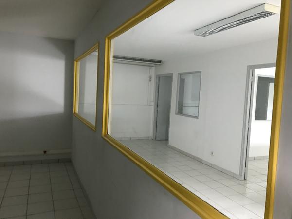 BUREAUX 135 M2 LE LAMENTIN