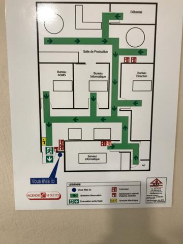 BUREAUX 135 M2 LE LAMENTIN