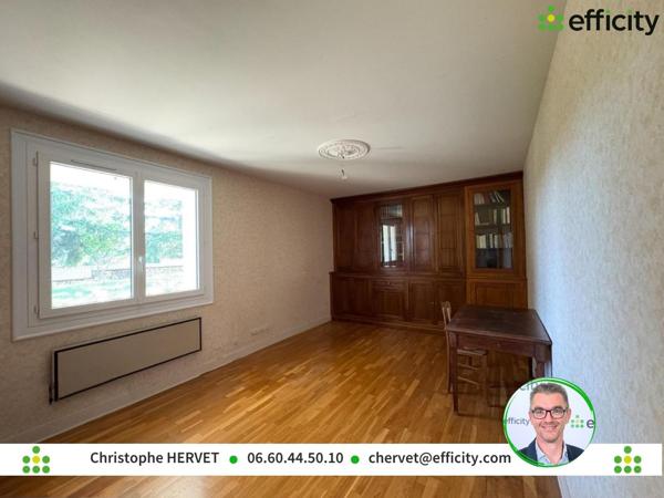 Maison
         8 pièces
        - 263 m²