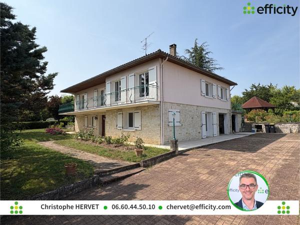 Maison
         8 pièces
        - 263 m²