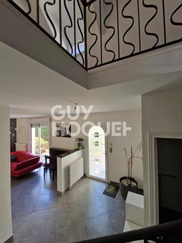 En campagne, Proche commerces et centre ville