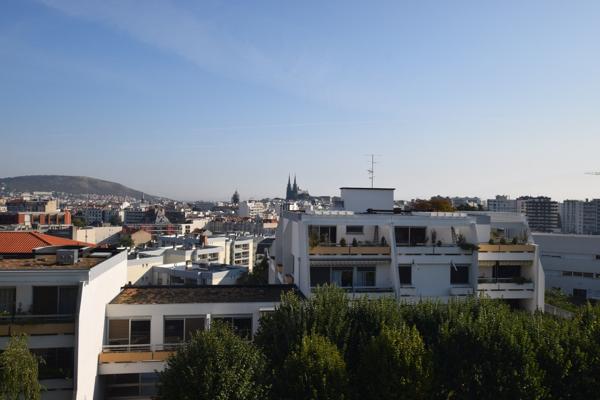 Chamalieres, Les Galoubies - T5 en dernier étage avec terrasse.