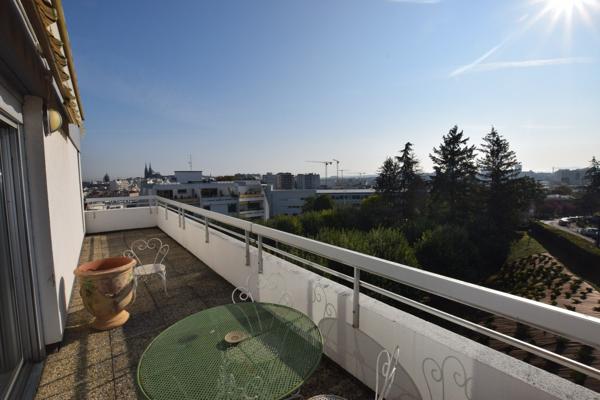Chamalieres, Les Galoubies - T5 en dernier étage avec terrasse.