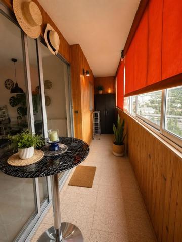 T3 traversant avec vue dégagée, sécurisée, jardin