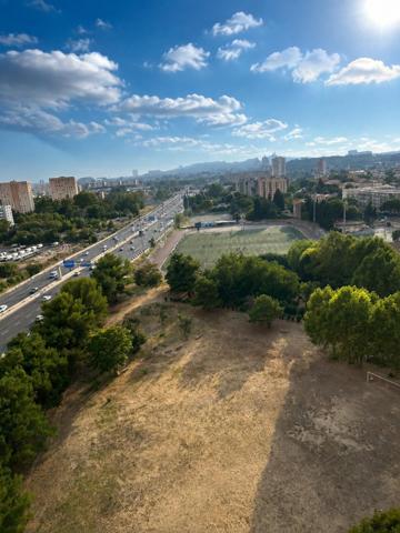 T3 traversant avec vue dégagée, sécurisée, jardin
