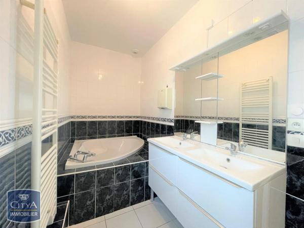 Maison à louer 5 pièces 184.62m²