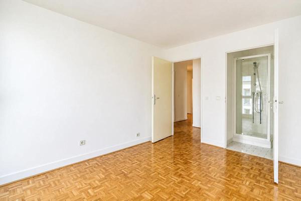 Appartement La Garenne Colombes 5 pièce(s) 96.91 m2