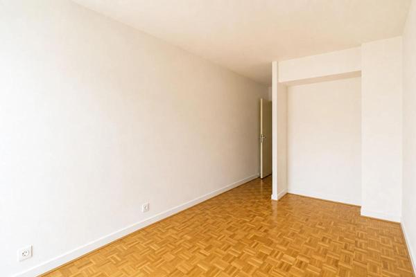 Appartement La Garenne Colombes 5 pièce(s) 96.91 m2