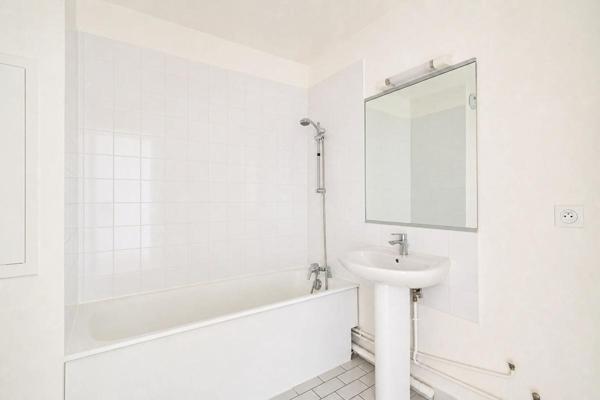 Appartement La Garenne Colombes 5 pièce(s) 96.91 m2