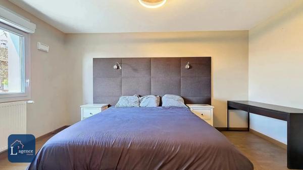 DUPLEX TERRASSE 85m² VUE PANORAMIQUE JURA ET MONT BLANC GARAGE DOUBLE BOX PROCHE CENTRE-VILLE GEX 01170