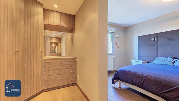 DUPLEX TERRASSE 85m² VUE PANORAMIQUE JURA ET MONT BLANC GARAGE DOUBLE BOX PROCHE CENTRE-VILLE GEX 01170