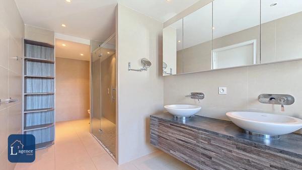 DUPLEX TERRASSE 85m² VUE PANORAMIQUE JURA ET MONT BLANC GARAGE DOUBLE BOX PROCHE CENTRE-VILLE GEX 01170