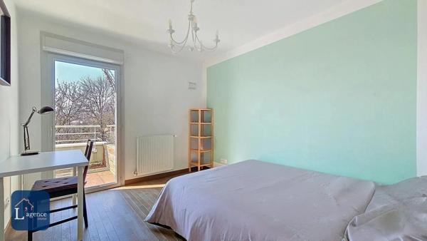 DUPLEX TERRASSE 85m² VUE PANORAMIQUE JURA ET MONT BLANC GARAGE DOUBLE BOX PROCHE CENTRE-VILLE GEX 01170