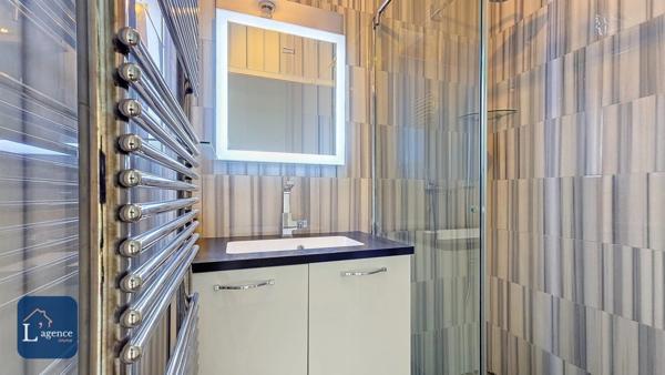 DUPLEX TERRASSE 85m² VUE PANORAMIQUE JURA ET MONT BLANC GARAGE DOUBLE BOX PROCHE CENTRE-VILLE GEX 01170