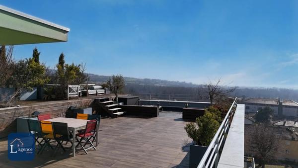 DUPLEX TERRASSE 85m² VUE PANORAMIQUE JURA ET MONT BLANC GARAGE DOUBLE BOX PROCHE CENTRE-VILLE GEX 01170