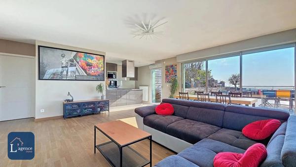 DUPLEX TERRASSE 85m² VUE PANORAMIQUE JURA ET MONT BLANC GARAGE DOUBLE BOX PROCHE CENTRE-VILLE GEX 01170