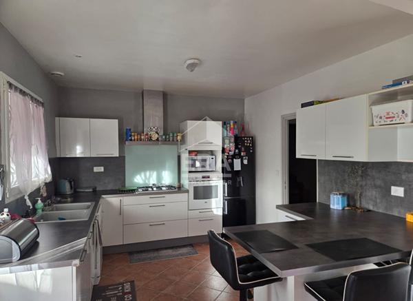 Maison à vendre à Limoux - 6 pièces avec piscine et jardin