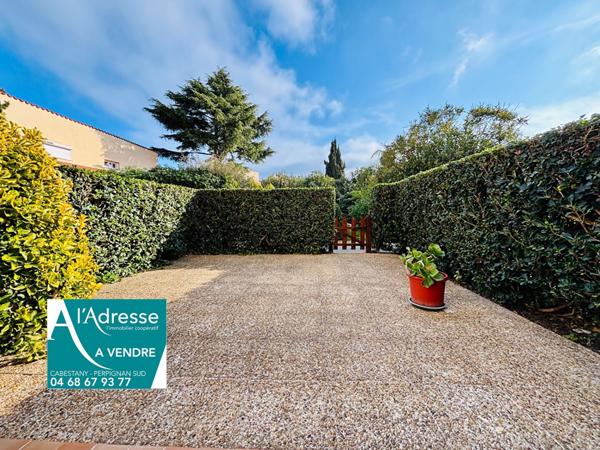 APPARTEMENT DE TYPE F2 AVEC EXTERIEUR ET PISCINE
