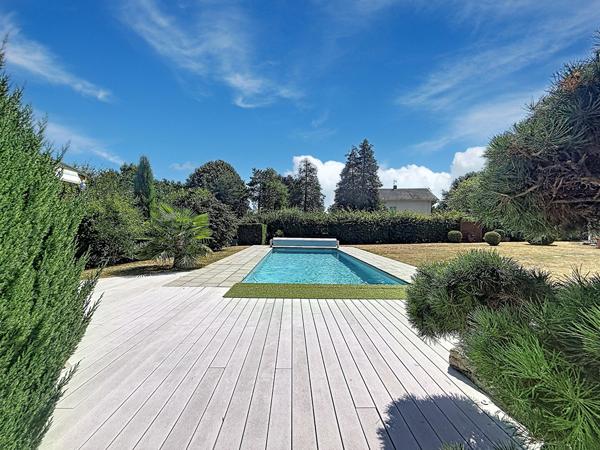Maison Meximieux 5 pièces 130 m2, piscine , garage , 3 chambres,