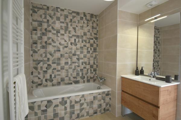 NEUVILLE SUR SAONE appartement T4 de 90 m² en dernier étage avec 3 terrasses