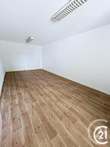 à vendre  106,63 m 2   MONTBELIARD  - 25