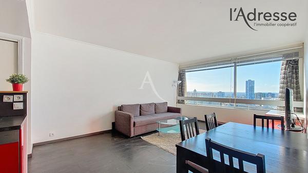 PUTEAUX/ DEFENSE appartement 2 pièces de 46 m² avec cave et parking