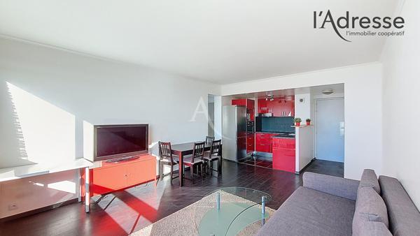 PUTEAUX/ DEFENSE appartement 2 pièces de 46 m² avec cave et parking