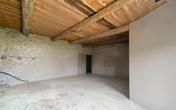 Maison à vendre    1 pièce •  Saint-Hilaire-d'Ozilhan