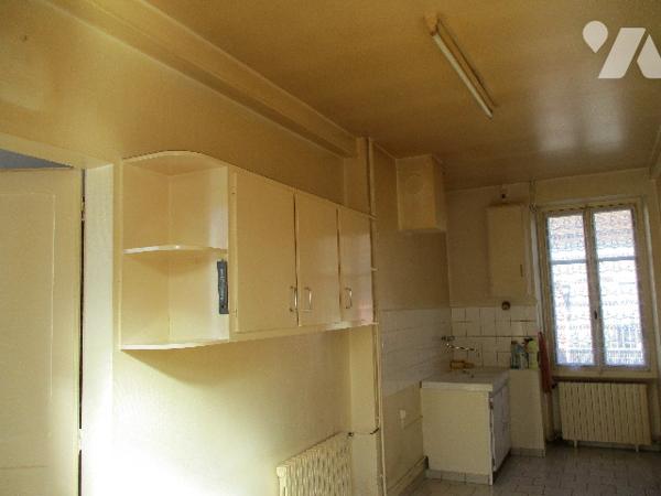 Maison proche centre-ville, 56m² hab., terrain 563m²,