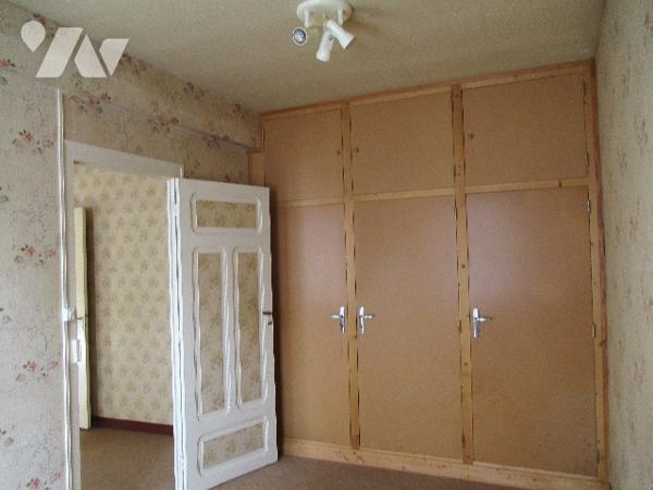 Maison proche centre-ville, 56m² hab., terrain 563m²,