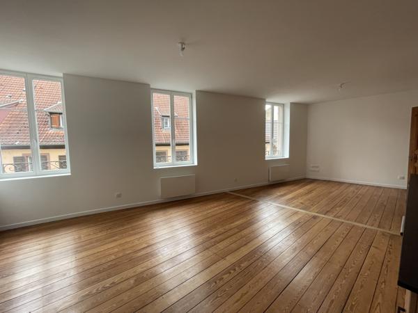 Appartement
                                                                                                                                                                                                                                                                                                                        3 pièce(s)                                                                                                                                                                                                          2 chambre(s)                                                                                                                                                                                                          60.63  m²