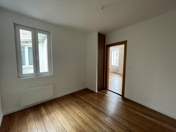 Appartement
                                                                                                                                                                                                                                                                                                                        3 pièce(s)                                                                                                                                                                                                          2 chambre(s)                                                                                                                                                                                                          60.63  m²